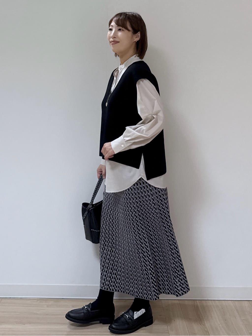 amiさんの「Reflect｜【さらっと一枚で決まる／重ね着にもおすすめ◎】タックスリーブシャツブラウス」を使ったコーディネート