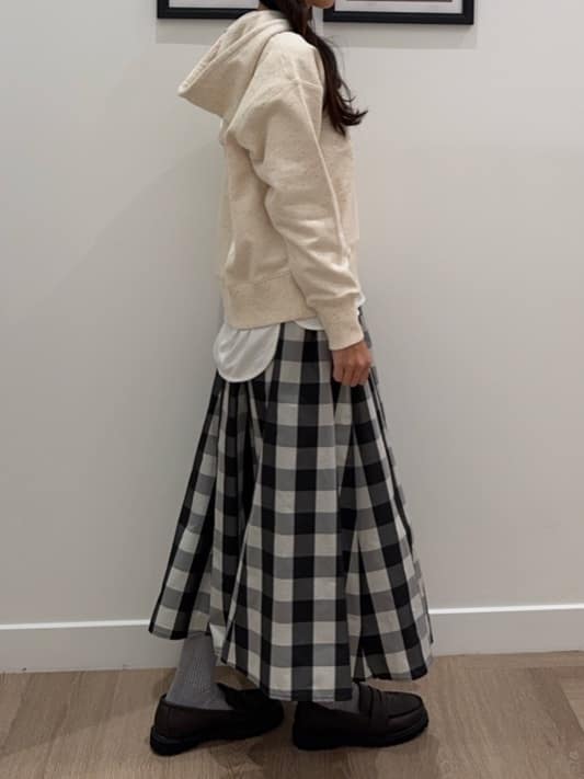 NOZOMIさんの「Dessin｜【選べる首元デザイン/洗える】クルーネックロングTシャツ」を使ったコーディネート