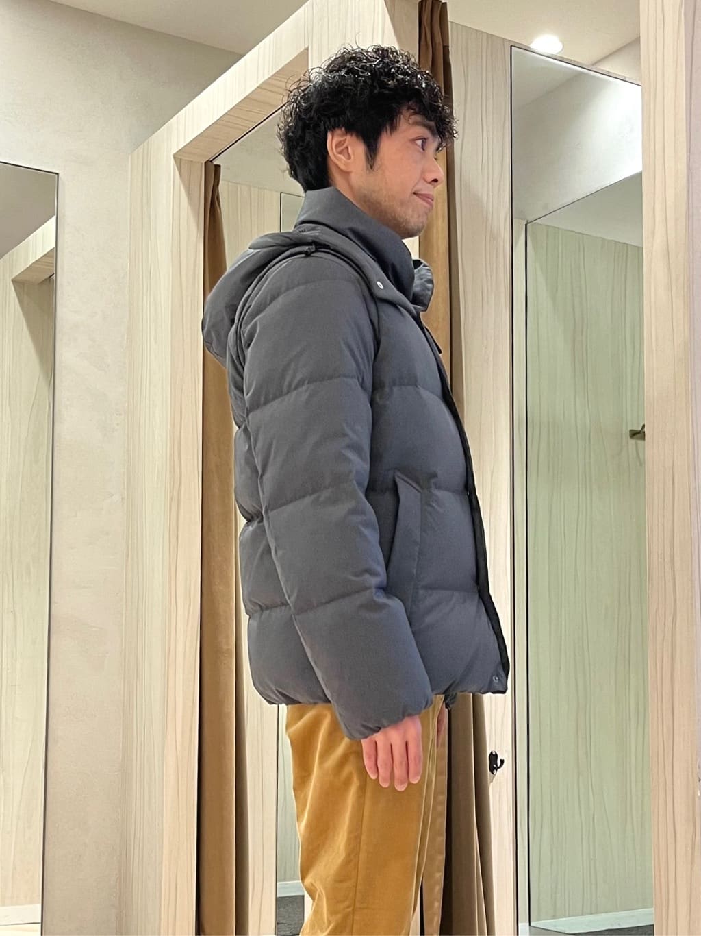 URAさんの「TAKEO KIKUCHI｜【袖取り外し可】デタッチャブル ダウンブルゾン」を使ったコーディネート