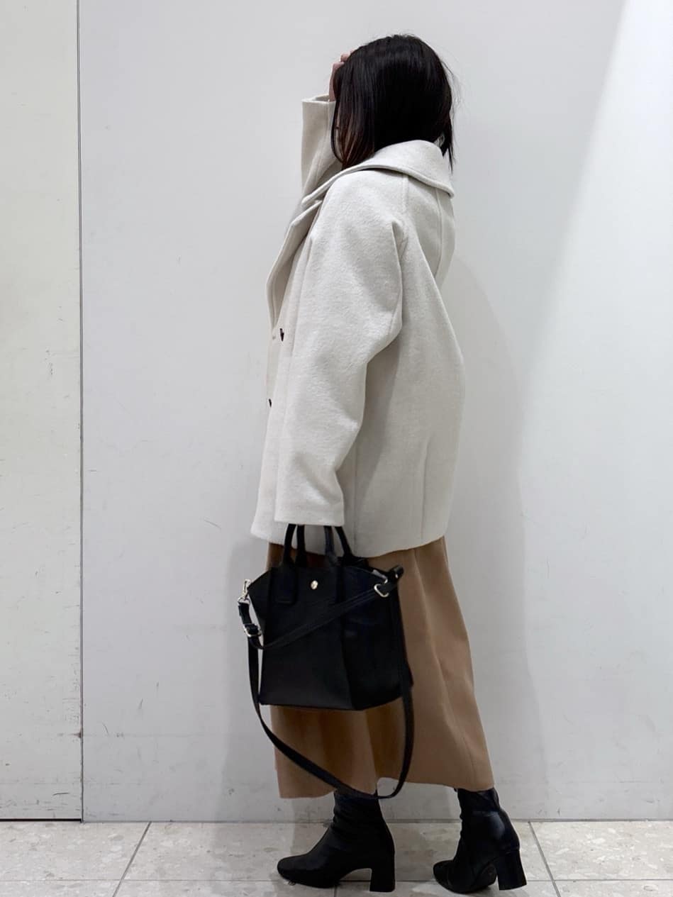 mameさんの「OPAQUE.CLIP｜カシミヤブレンドウールミドルピーコート」を使ったコーディネート