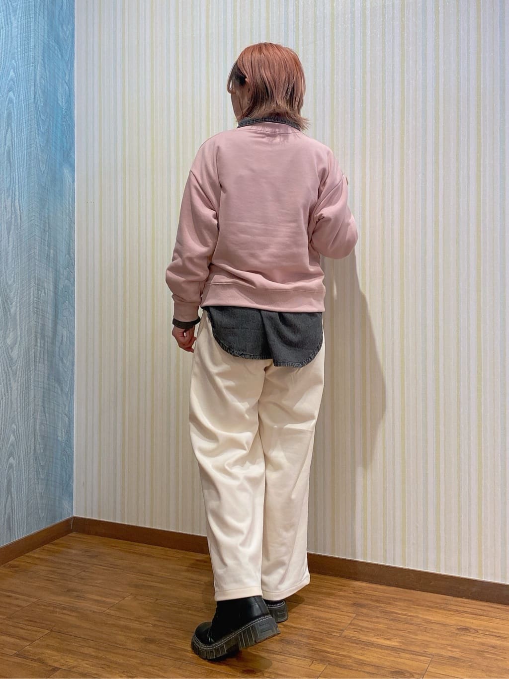 ayaさんの「SHOO･LA･RUE｜【S-LL】カジュアルすぎない大人のフォト刺繍裏毛スウェット」を使ったコーディネート