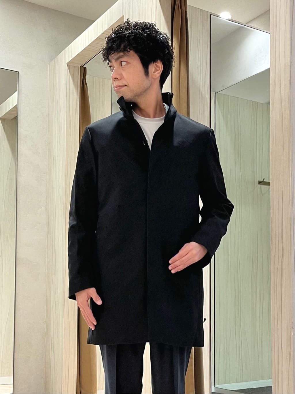 URAさんの「TAKEO KIKUCHI｜【ダウンライナー付き】ドビースタンドカラーコート」を使ったコーディネート