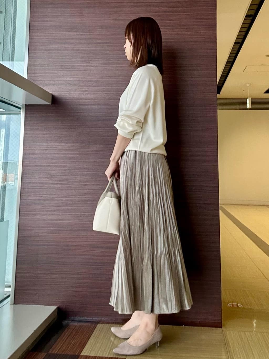 anaさんの「UNTITLED｜【8色展開／コンパクト丈】レーヨン混 コクーンニット」を使ったコーディネート