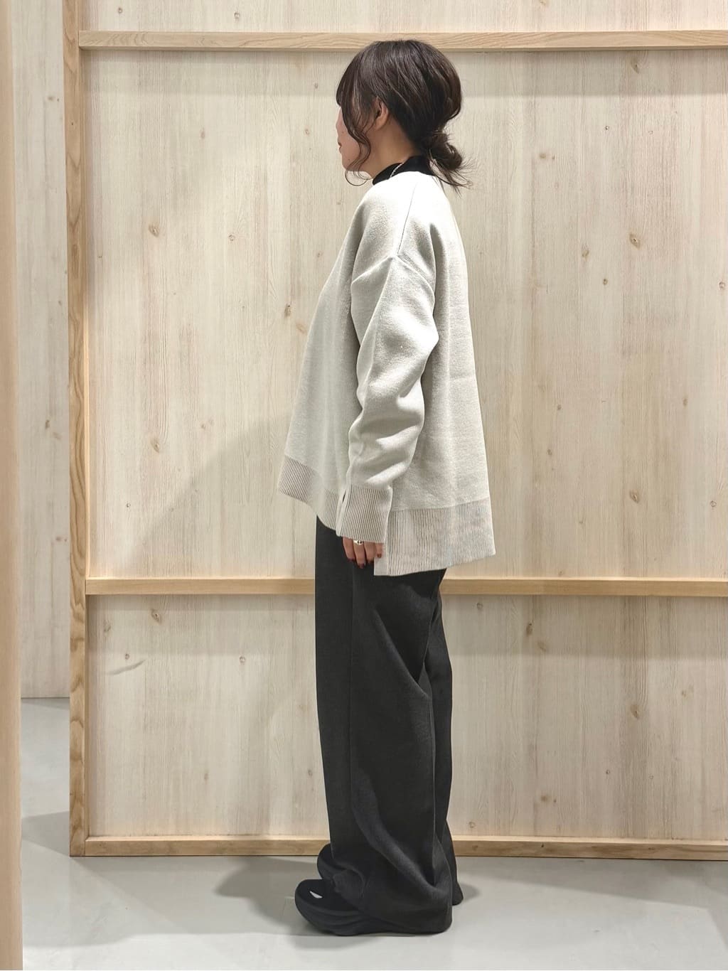 nanaさんの「THE SHOP TK｜【体型カバー】ゆったり サイドスリットニット」を使ったコーディネート
