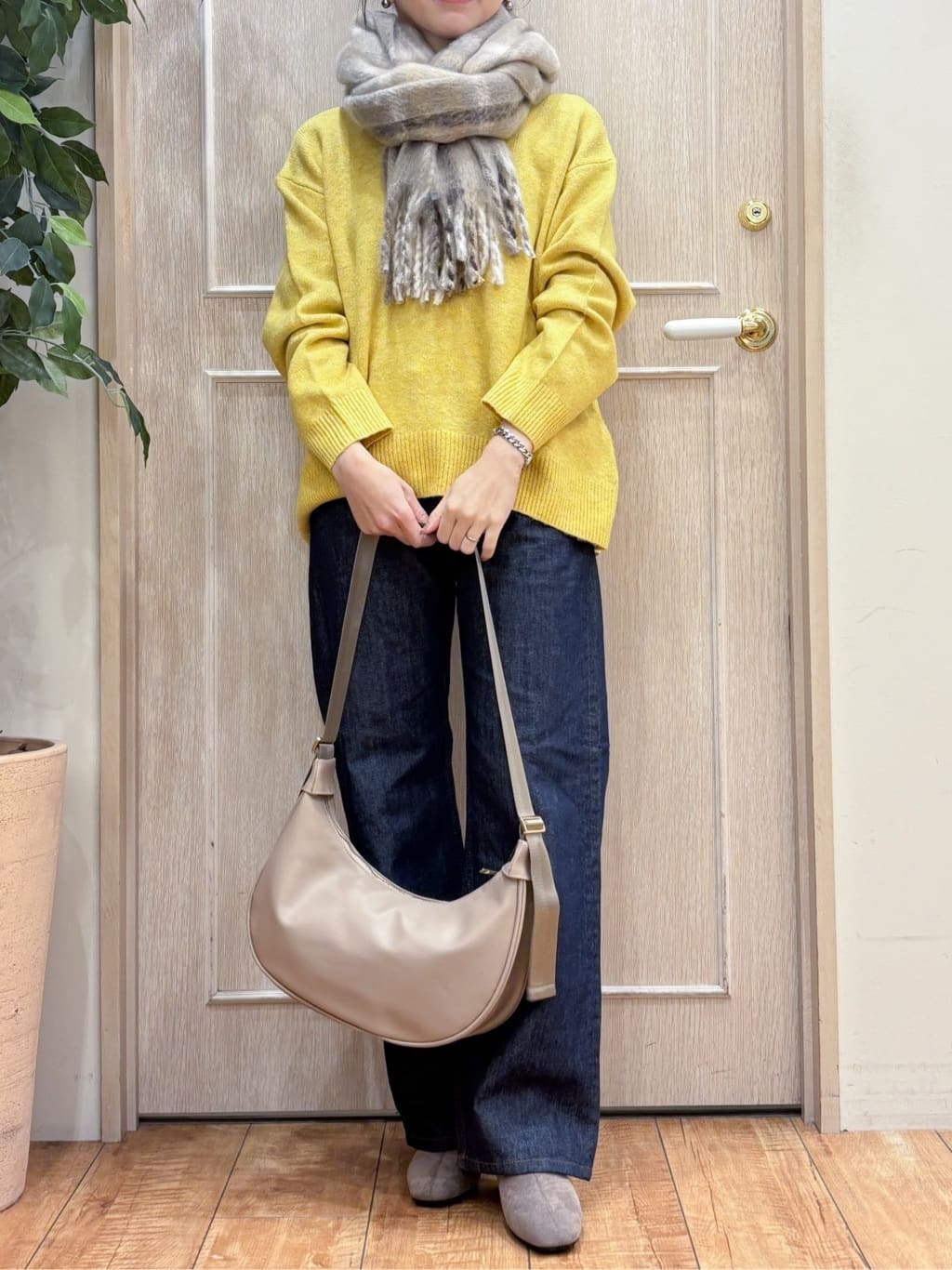 なみさんの「SHOO･LA･RUE｜【SHOO・LA・RUE DENIM/SS-LL】程よい厚みの ストレートデニムパンツ（10.5オン」を使ったコーディネート