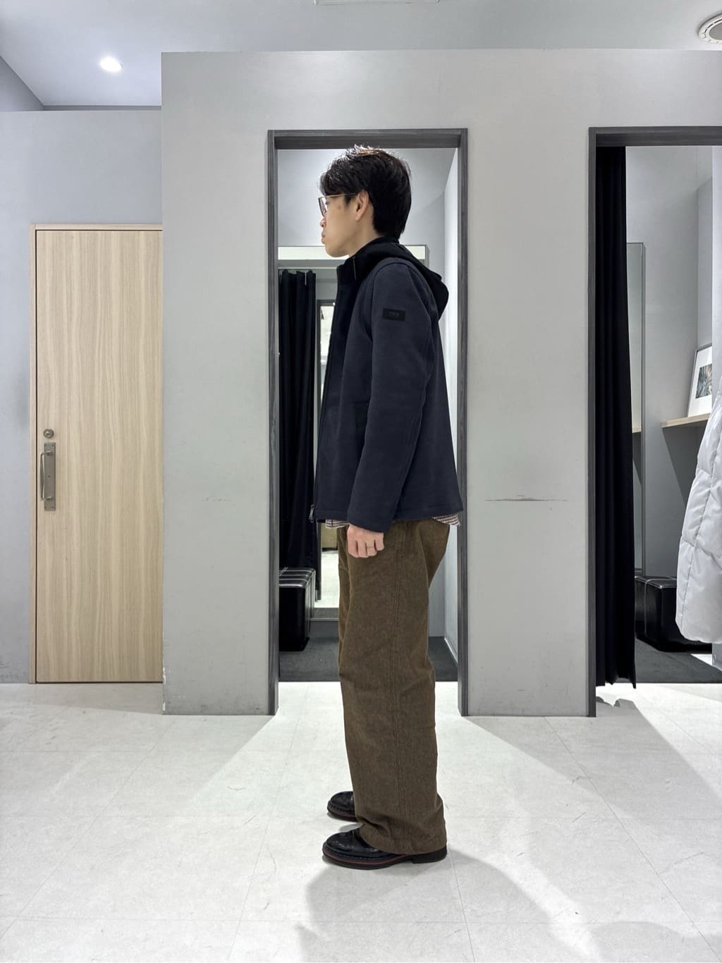 わいずみさんの「TAKEO KIKUCHI｜【JUST ONE LAYER】ダウンファブリック ジップアップ フード ブルゾン」を使ったコーディネート