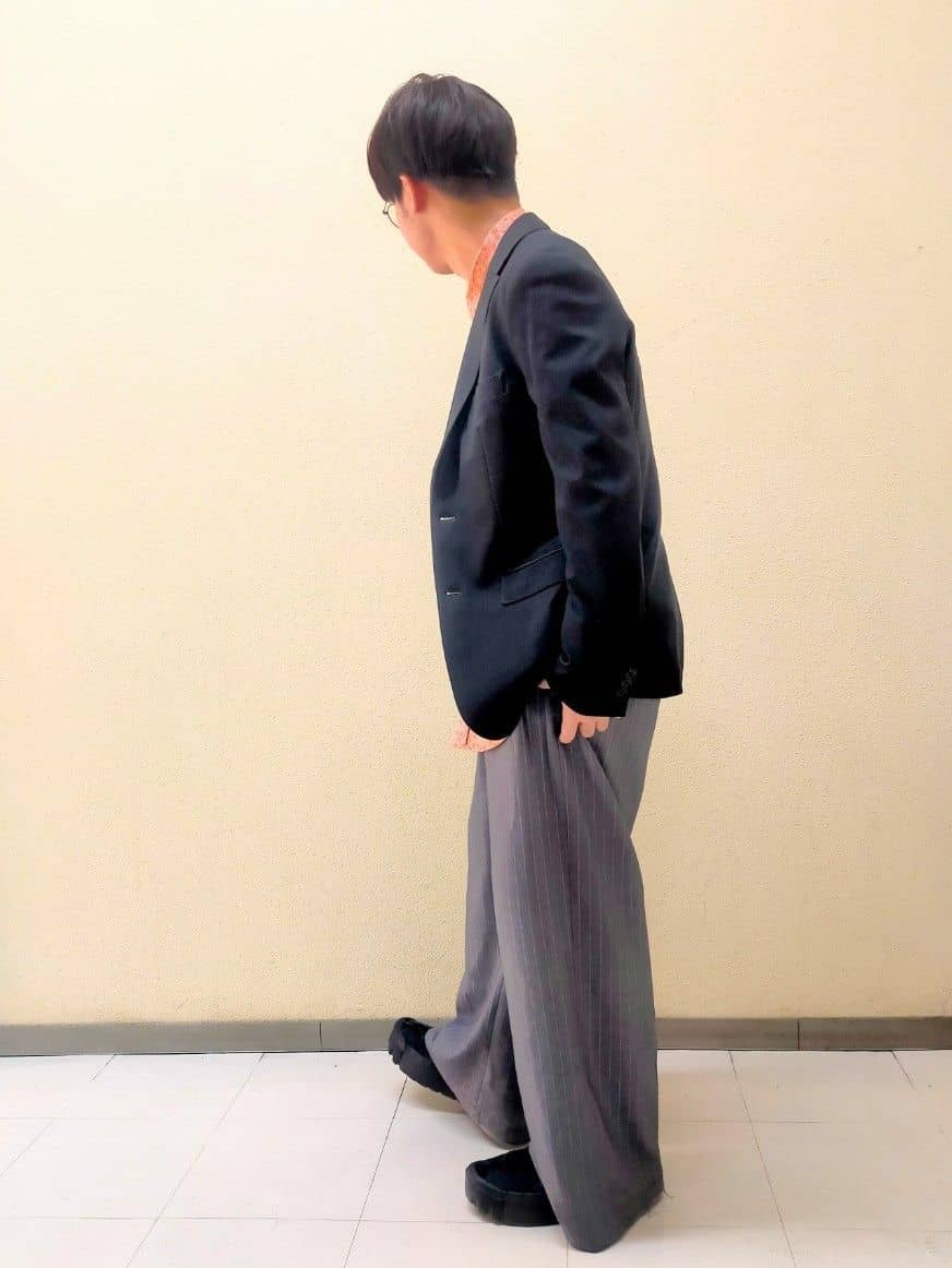 nerさんの「TAKEO KIKUCHI｜播州 ドビーストライプ フラワーシャツ」を使ったコーディネート