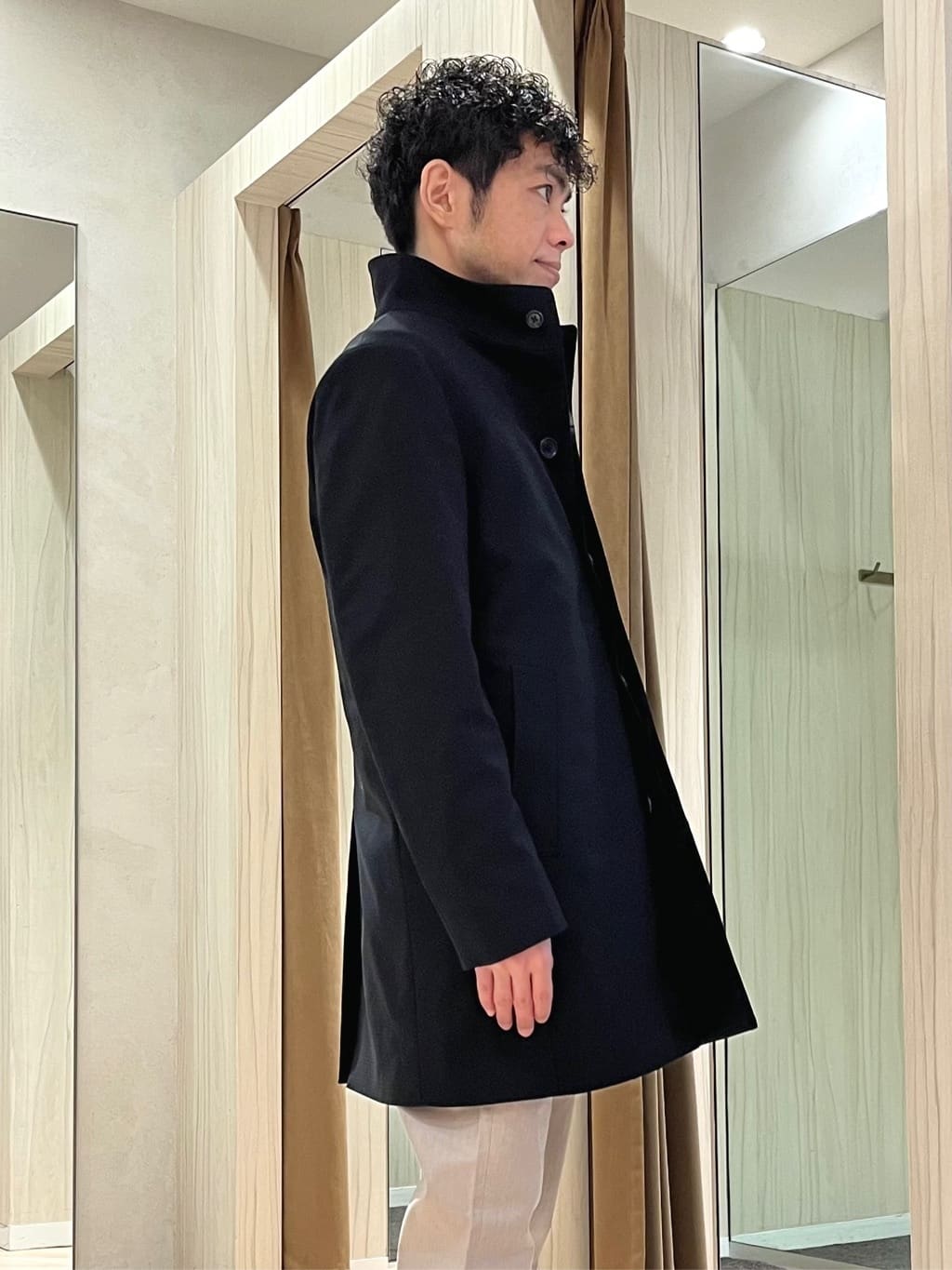 URAさんの「TAKEO KIKUCHI｜【ダウンライナー付き】ドビースタンドカラーコート」を使ったコーディネート