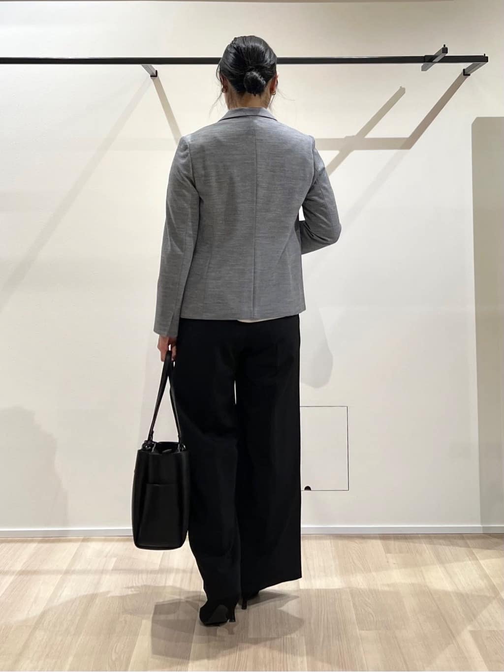 TOMOMIさんの「UNTITLED｜【洗えるスーツ／ストレッチ】ウール混ジャージ テーラードジャケット」を使ったコーディネート