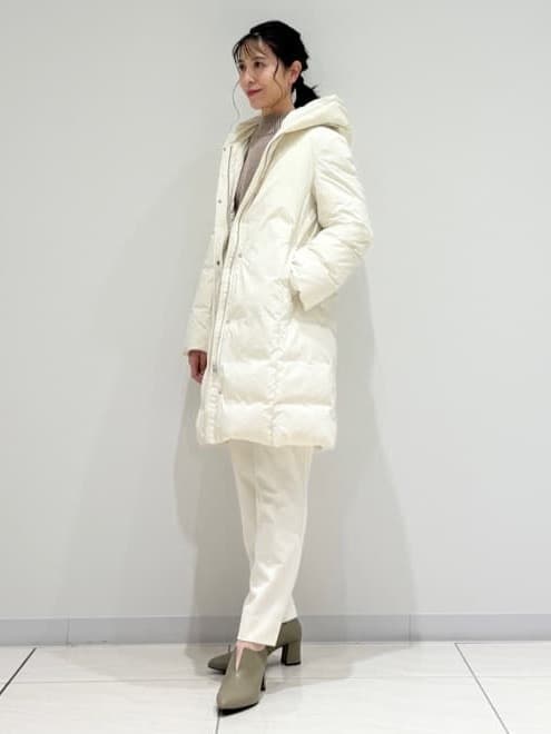 kayoさんの「INDIVI｜【撥水／洗える】ステッチレス ロングダウンコート」を使ったコーディネート
