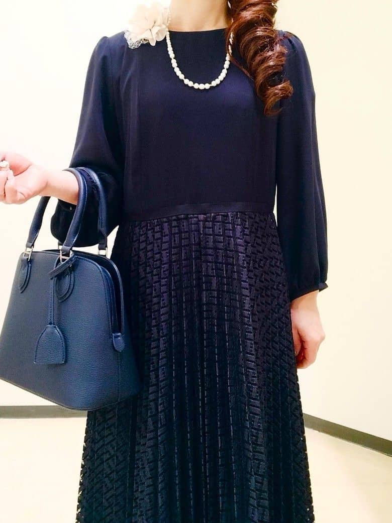 花さんの「Reflect｜【SS-4Lサイズ】シフォン&times;幾何柄レースプリーツワンピース」を使ったコーディネート