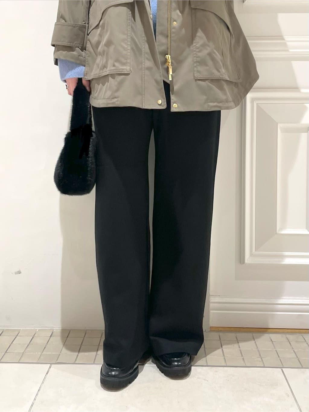 makiさんの「DRESSTERIOR｜カシミヤブレンドフードニット」を使ったコーディネート