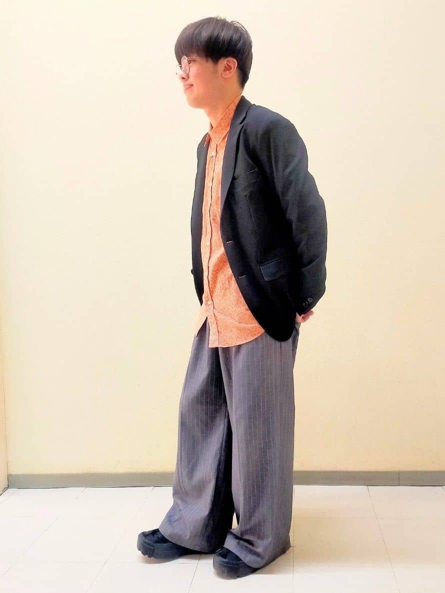 nerさんの「TAKEO KIKUCHI｜播州 ドビーストライプ フラワーシャツ」を使ったコーディネート