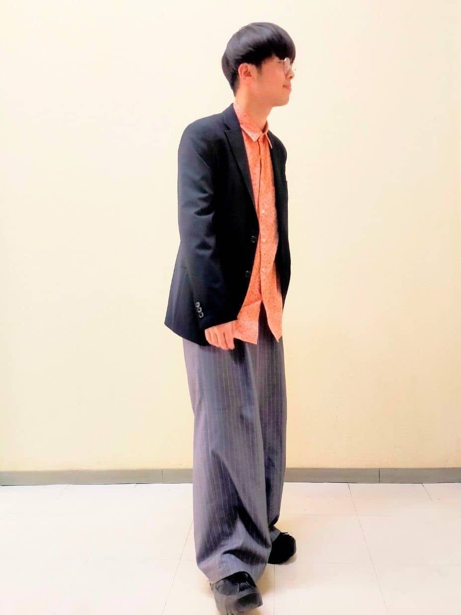 nerさんの「TAKEO KIKUCHI｜播州 ドビーストライプ フラワーシャツ」を使ったコーディネート