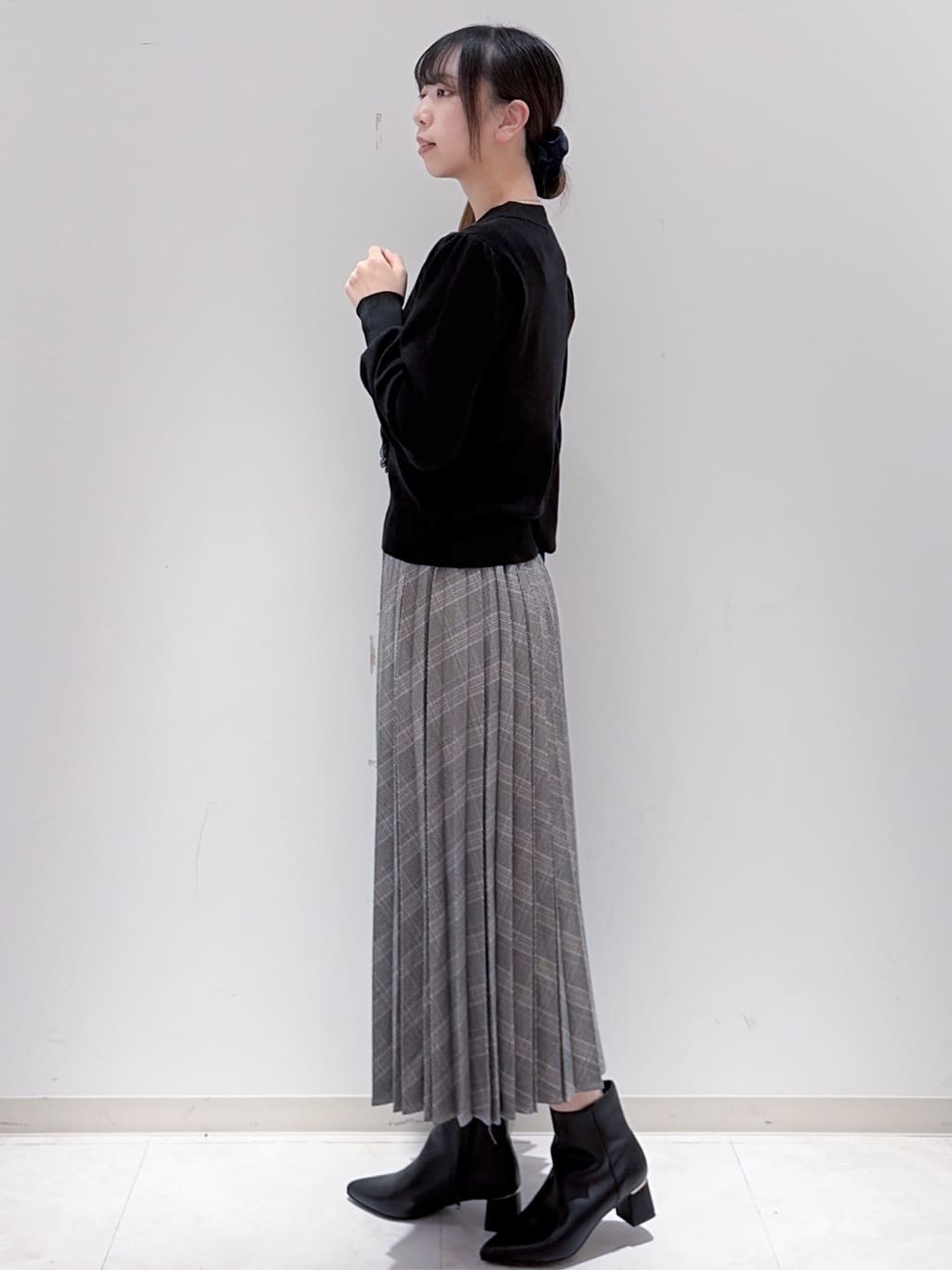 yurinaさんの「index｜フラワーモチーフハイネックニット【洗える】」を使ったコーディネート