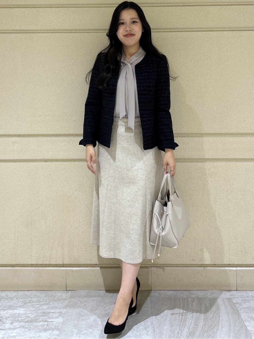 Momokaさんの「COUP DE CHANCE｜【洗える／日本製】女性らしい細ボウタイブラウス」を使ったコーディネート