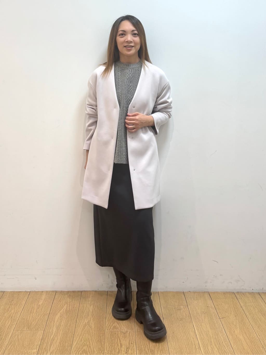 mikkoさんの「INDIVI｜【洗える】ケーブルデザイン ラウンドヘムニット」を使ったコーディネート
