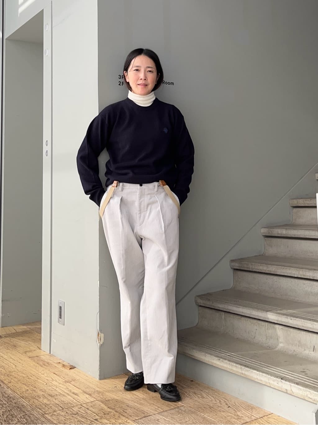 神野（jinno）さんの「TAKEO KIKUCHI｜【Air Palette Knit】ワンポイント カラーニット プルオーバー」を使ったコーディネート