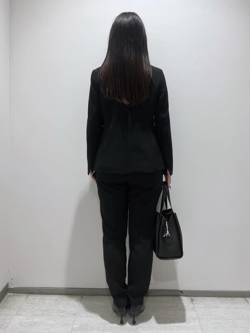 meiさんの「INDIVI｜【ウール混／スーツ】ストレートパンツ」を使ったコーディネート
