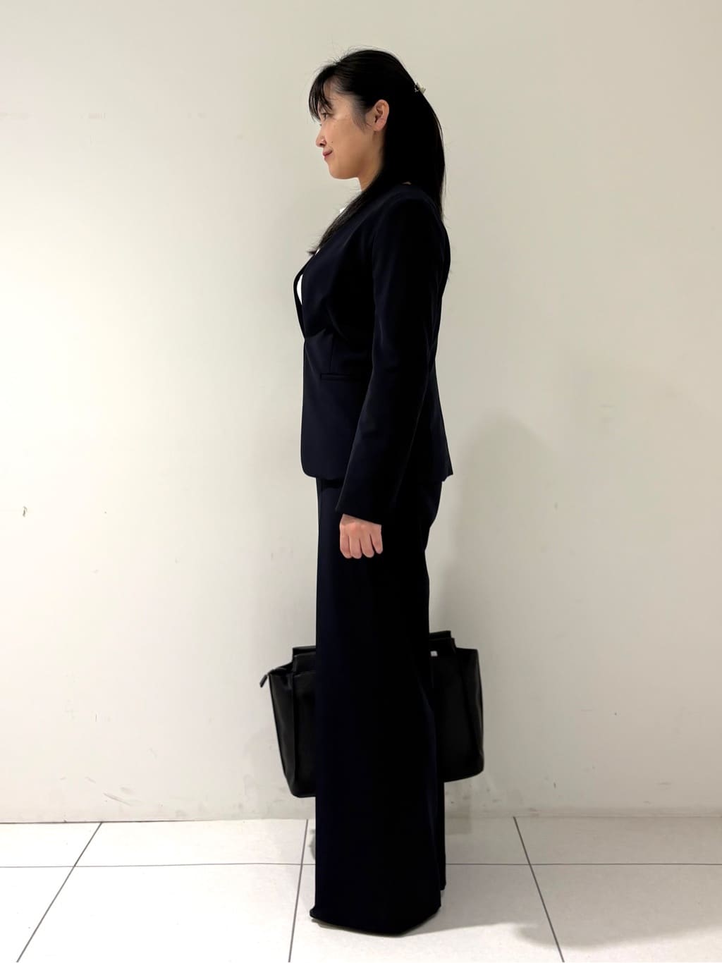 momokoさんの「INDIVI｜【通勤スーツ／洗える】ストレッチカラーレスジャケット」を使ったコーディネート