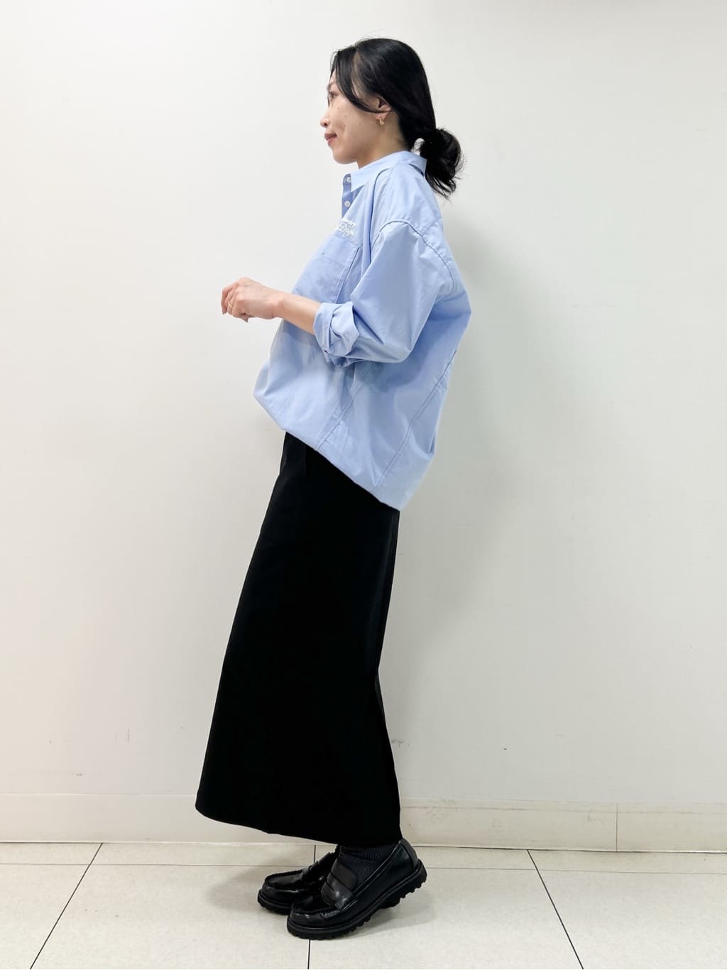 Kaiさんの「Dessin｜【洗える】刺繍ロゴ入りオーバーシャツ」を使ったコーディネート