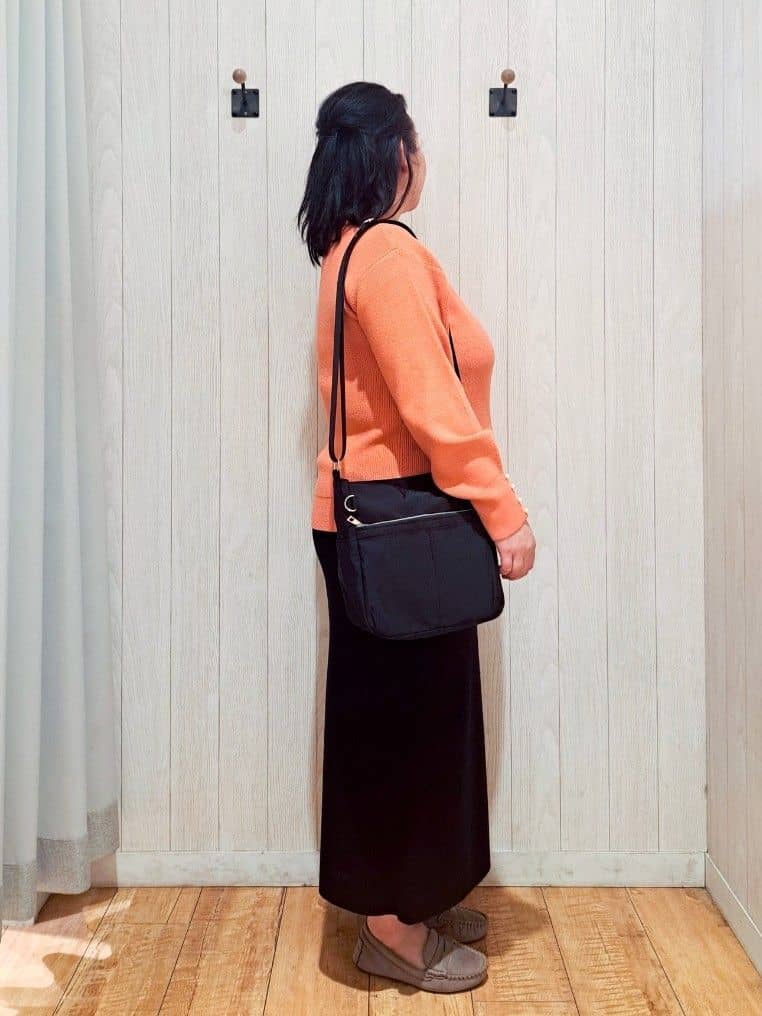 kotomiさんの「SHOO･LA･RUE｜【毛玉になりにくい/洗濯機可/S-LL】お袖パールの上品ニット」を使ったコーディネート