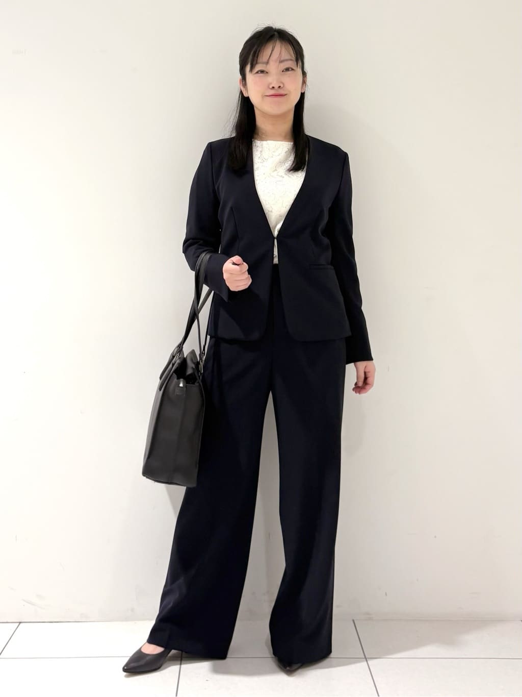 momokoさんの「INDIVI｜【通勤スーツ／洗える】ストレッチカラーレスジャケット」を使ったコーディネート