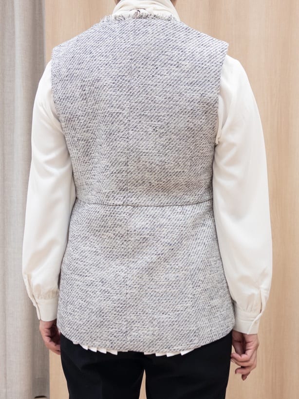 シュウコさんの「grove｜【マシンウォッシュ/防シワ/UVカット】裾プリーツ取り外しボウタイブラウス」を使ったコーディネート