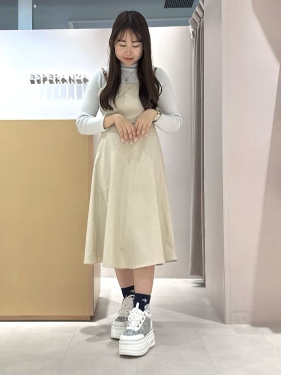 neinaさんの「ESPERANZA｜ゴールドライン厚底フラットスニーカー」を使ったコーディネート