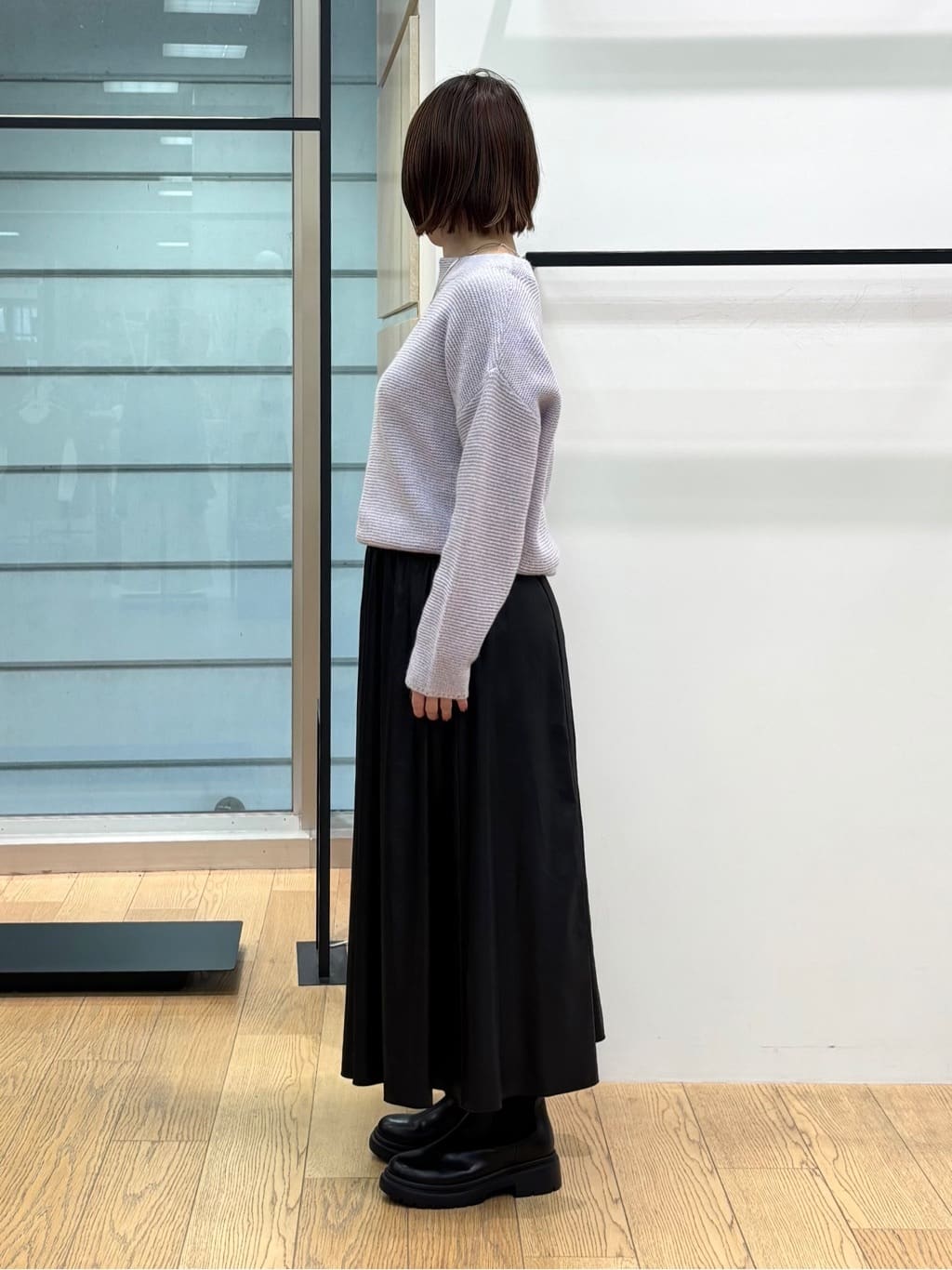 asamiさんの「INDIVI｜レザー調ギャザースカート」を使ったコーディネート