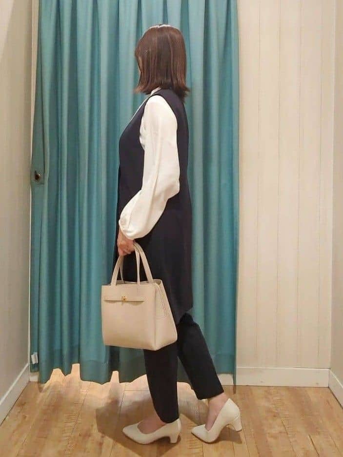kawa.さんの「SHOO･LA･RUE｜【洗濯機可/セットアップ可/S-3L】きちんと楽に。カットジョーゼット ロングジレ」を使ったコーディネート