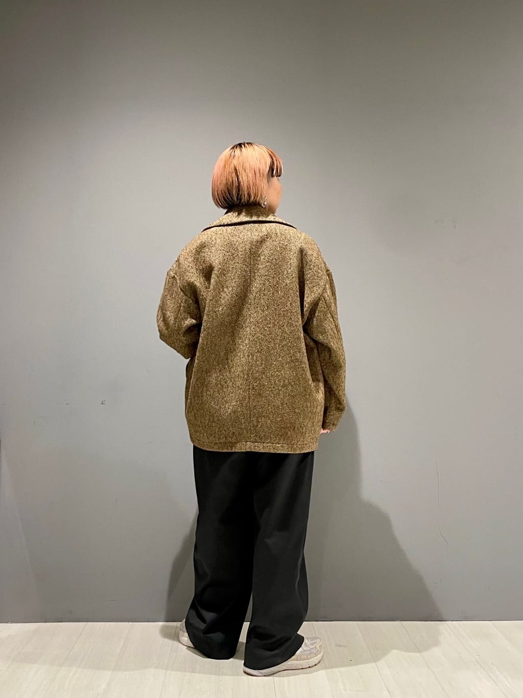 KOUさんの「INDIVI｜シャインテーパードサロペット」を使ったコーディネート