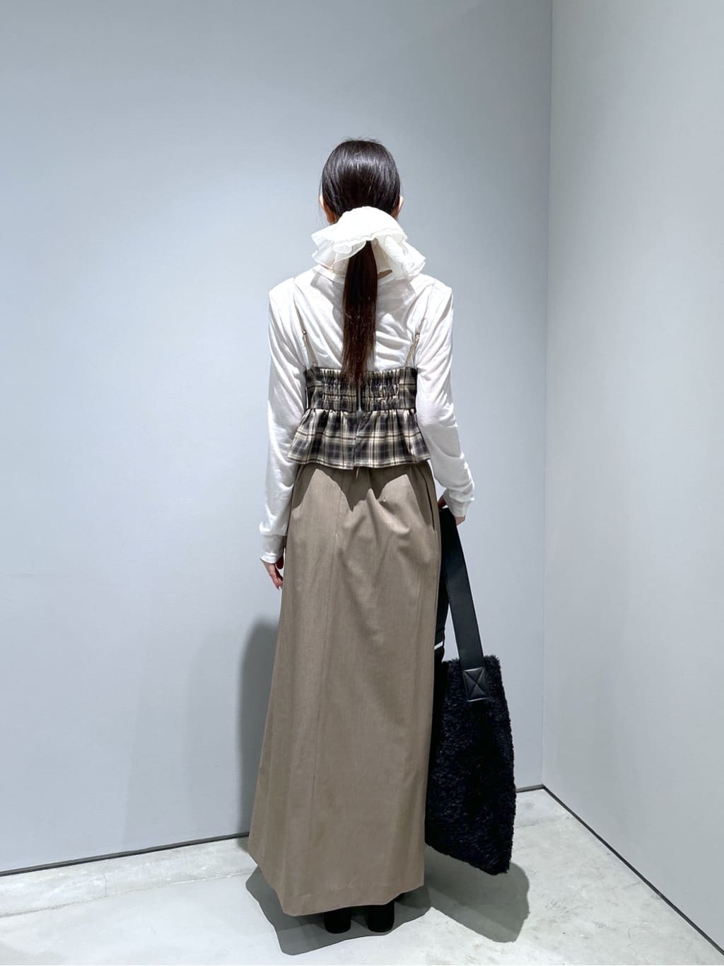 Renoさんの「INDIVI｜オンブレチェックビスチェ」を使ったコーディネート