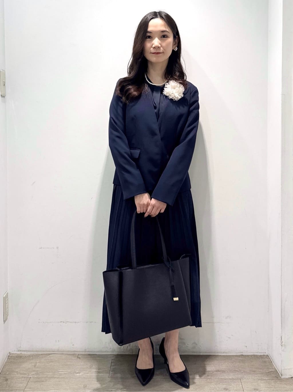 yuicciさんの「OPAQUE.CLIP｜《通勤対応》ジョーゼットプリーツワンピース【洗濯機OK】」を使ったコーディネート