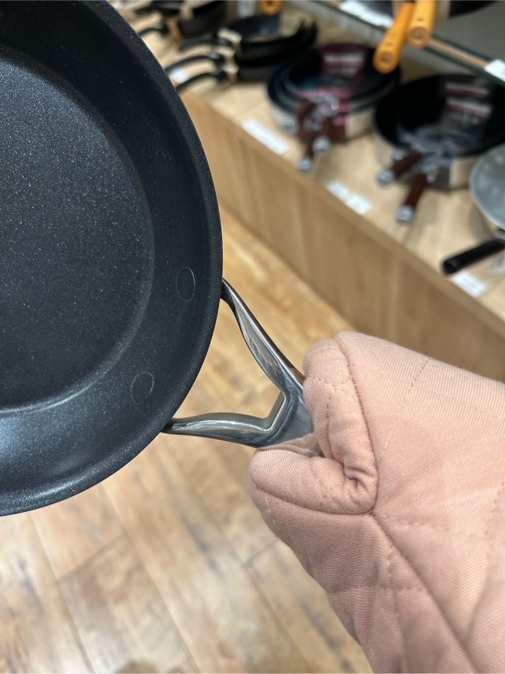 momo.さんの「212 KITCHEN STORE｜ミトン BE ＜212Kオリジナル＞」を使ったコーディネート