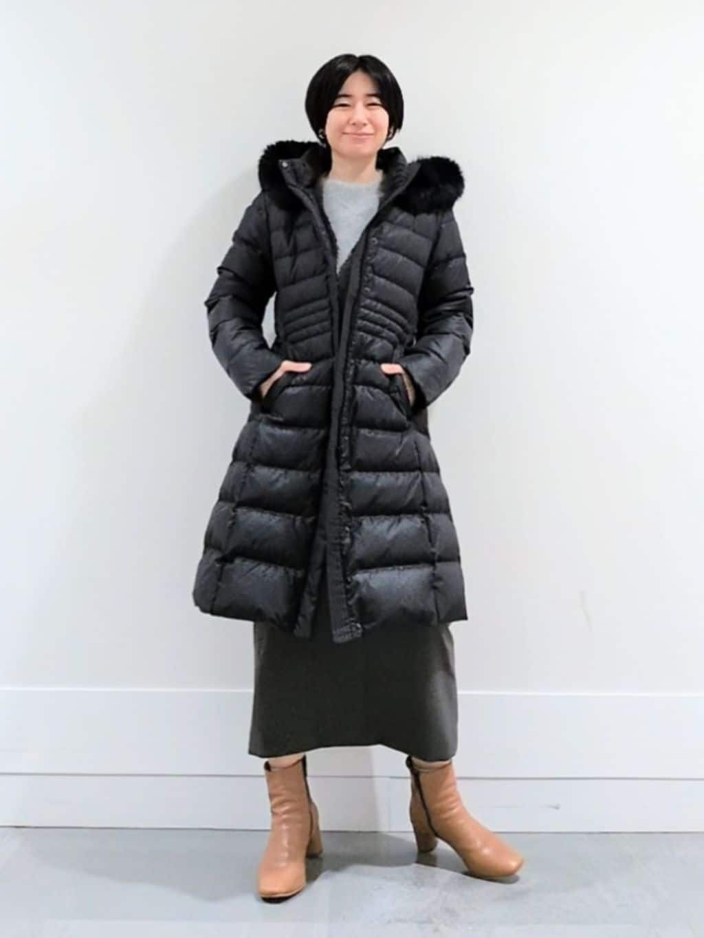 ミズタさんの「UNTITLED｜【はっ水機能/フード取り外し可/防寒】ロングダウンコート」を使ったコーディネート