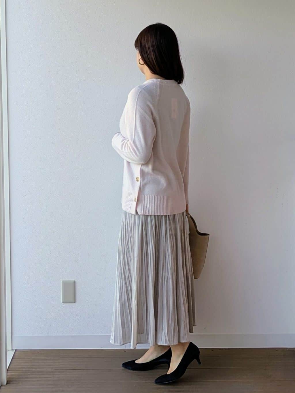 なみきさんの「UNTITLED｜【重ね着もおすすめ/洗える】ウールカシミヤ クルーネックニット」を使ったコーディネート