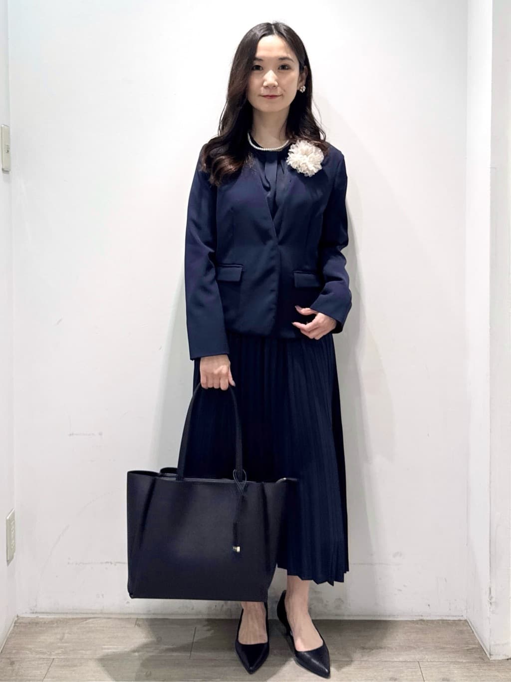 yuicciさんの「OPAQUE.CLIP｜《通勤対応》ジョーゼットプリーツワンピース【洗濯機OK】」を使ったコーディネート