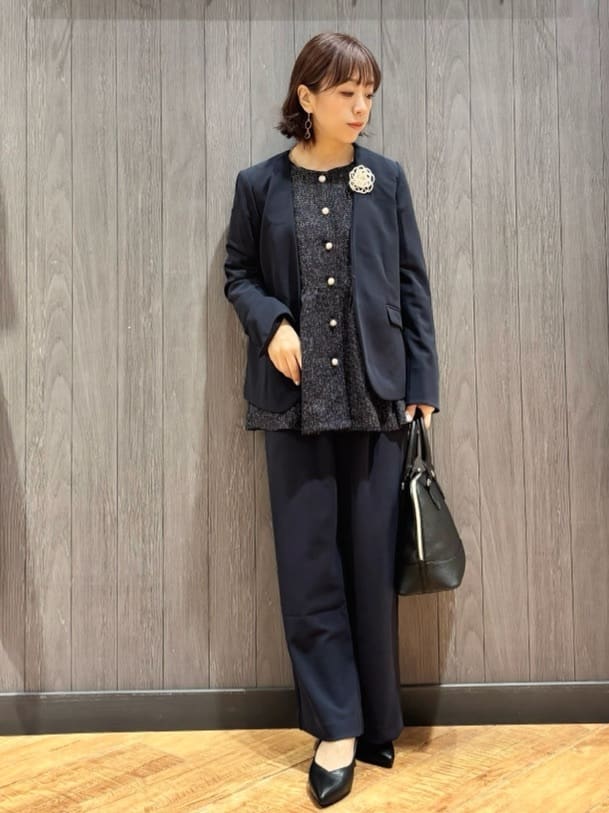 meiさんの「SHOO･LA･RUE｜【洗濯機可/セットアップ可/S-3L】きちんと楽に。カットジョーゼットノーカラージャケット」を使ったコーディネート