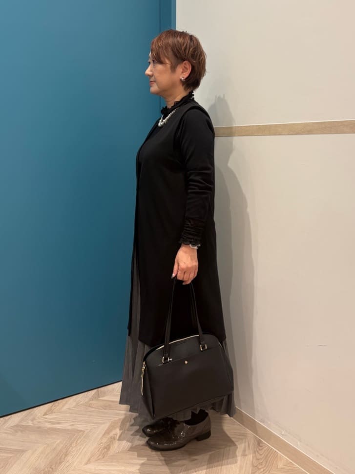 mamoさんの「SHOO･LA･RUE｜【洗濯機可/セットアップ可/S-3L】きちんと楽に。カットジョーゼット ロングジレ」を使ったコーディネート