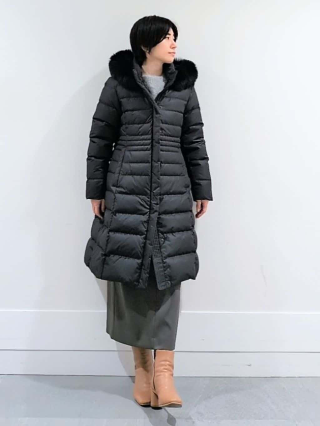 ミズタさんの「UNTITLED｜【はっ水機能/フード取り外し可/防寒】ロングダウンコート」を使ったコーディネート