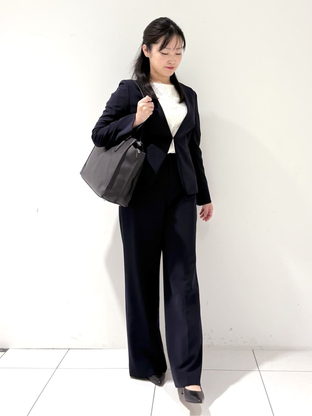 momokoさんの「INDIVI｜【通勤スーツ／洗える】ストレッチカラーレスジャケット」を使ったコーディネート