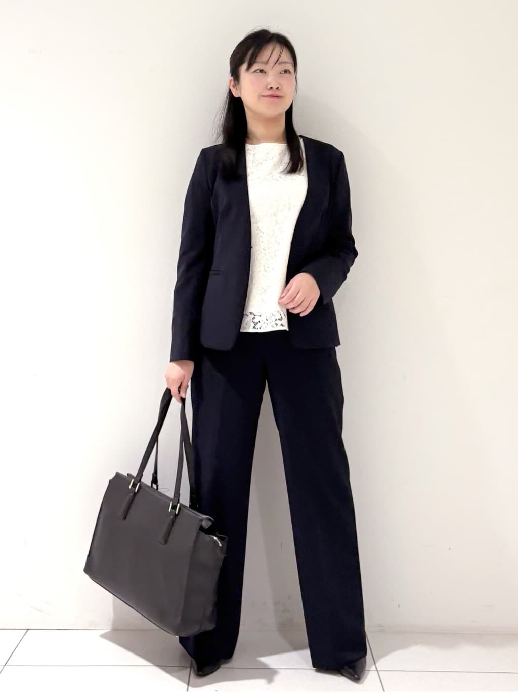 momokoさんの「INDIVI｜【通勤スーツ／洗える】ストレッチカラーレスジャケット」を使ったコーディネート