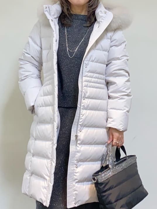 tomoさんの「UNTITLED｜【はっ水機能/フード取り外し可/防寒】ロングダウンコート」を使ったコーディネート