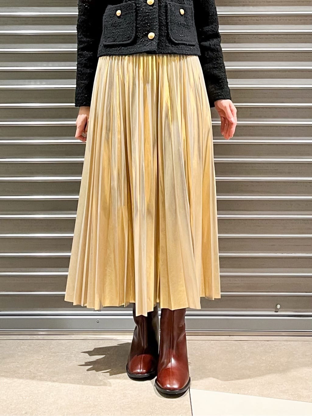 じゅんさんの「DRESSTERIOR｜◆【洗える/ストレッチ性/オンオフ】箔プリントプリーツスカート」を使ったコーディネート