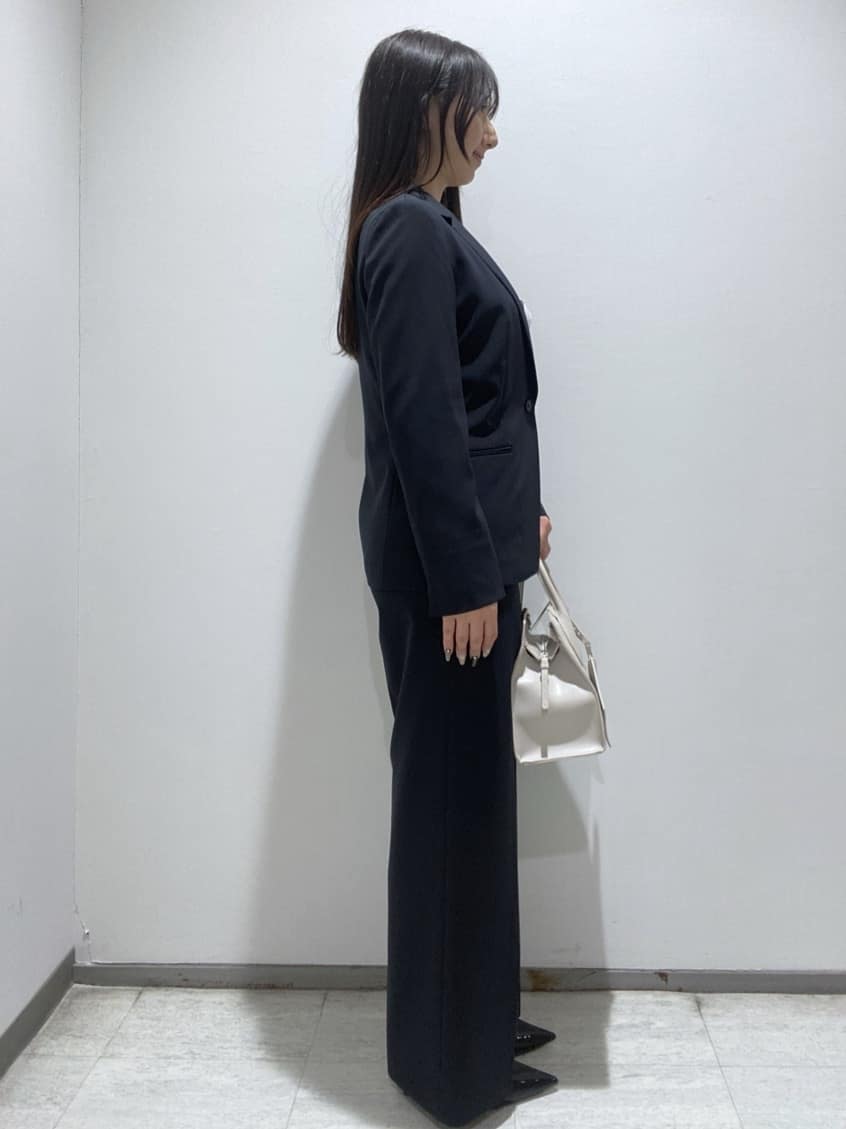 meiさんの「INDIVI｜【ウール混／スーツ】ストレートパンツ」を使ったコーディネート