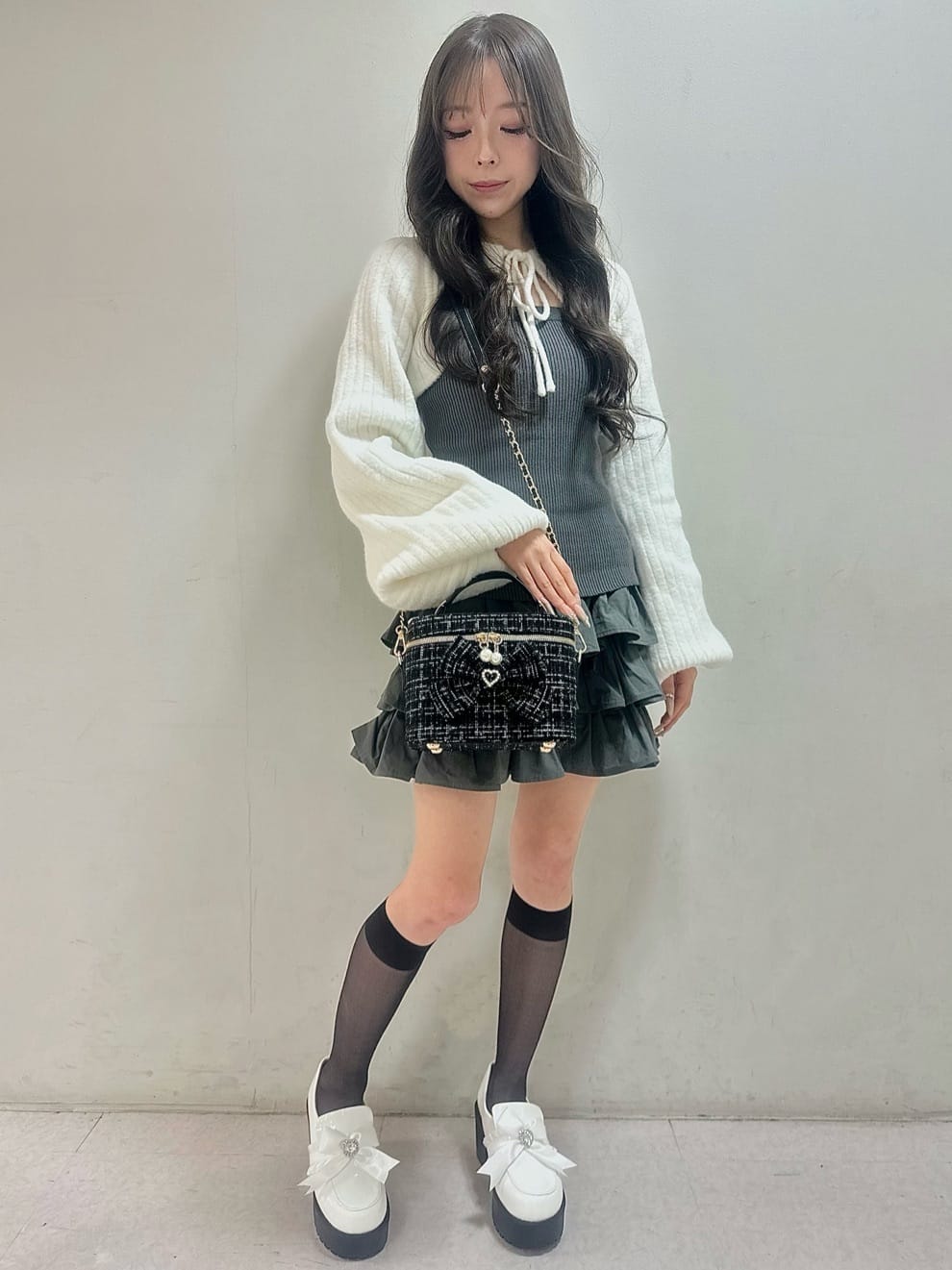 ayakaさんの「ESPERANZA｜リボン付厚底ローファーパンプス」を使ったコーディネート