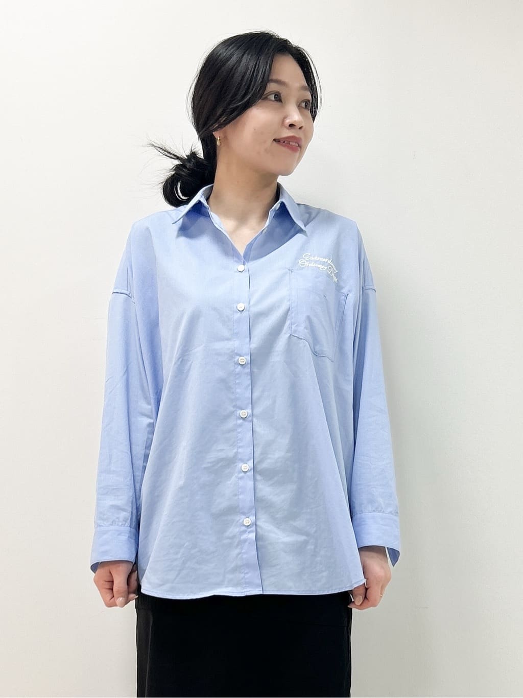 Kaiさんの「Dessin｜【洗える】刺繍ロゴ入りオーバーシャツ」を使ったコーディネート