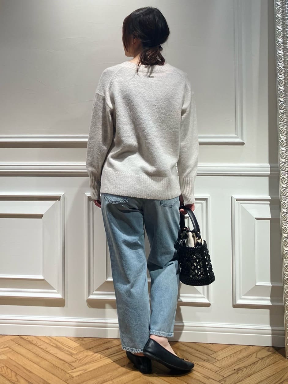TSUKUIさんの「DRESSTERIOR｜アルパカブレンドVネックニット」を使ったコーディネート