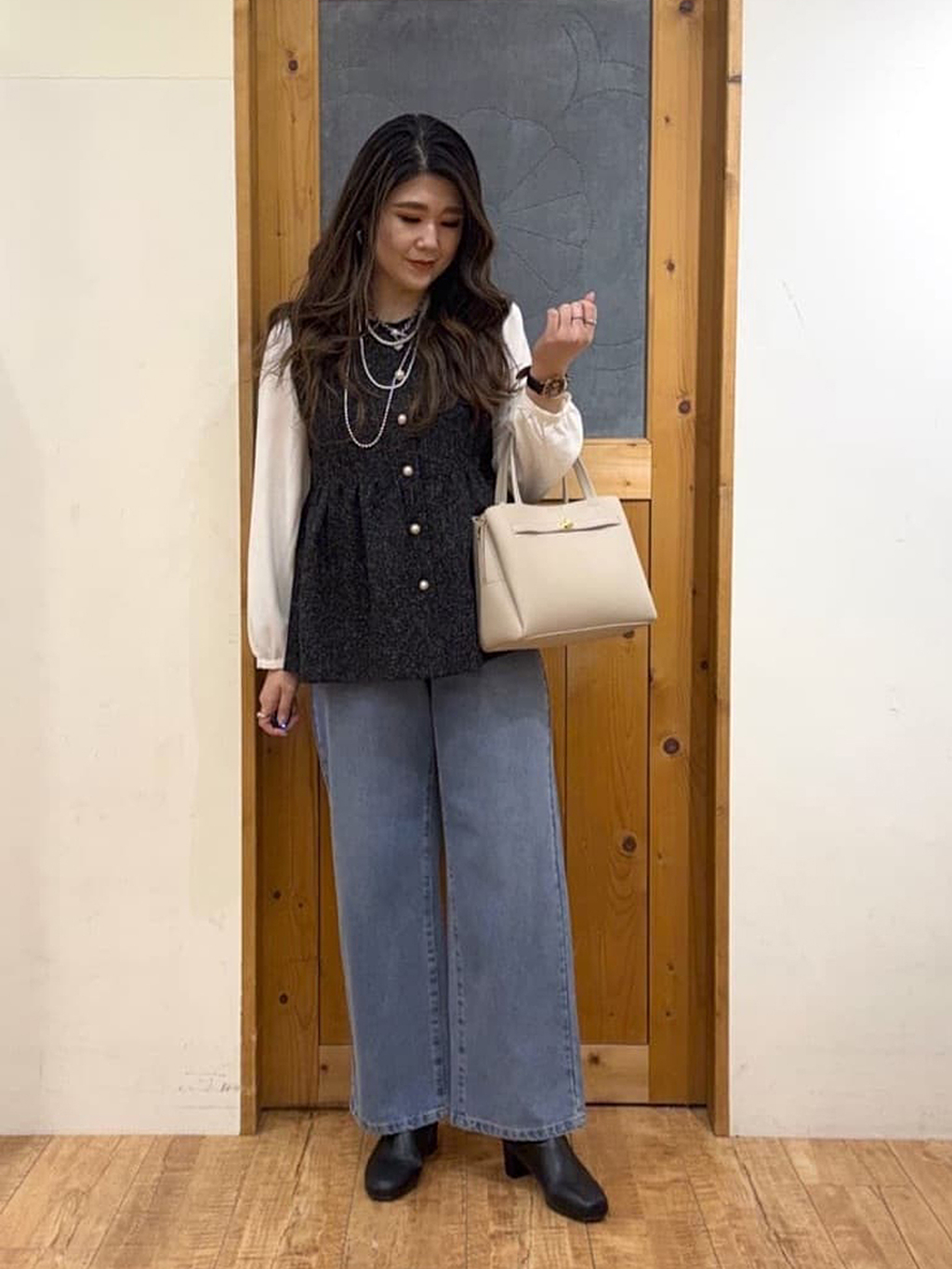 Ayana.さんの「SHOO･LA･RUE｜【2WAY】上品きれい 金具ベルトトートバッグ」を使ったコーディネート